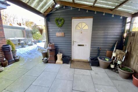 Bramleys Estate Agents - Edge Top - Thornhill - De