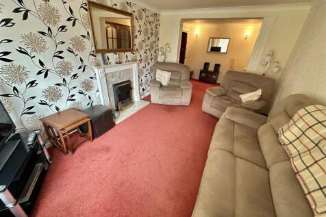 Bramleys Estate Agents - Fernlea Close - Heckmondw