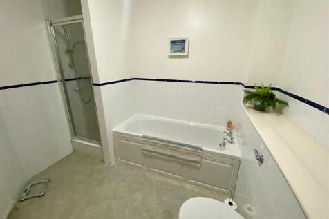Bramleys Estate Agents - Kitson Hill - Mirfield (9