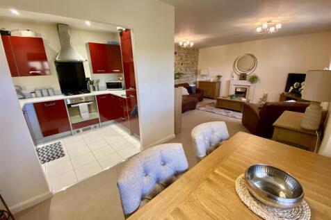 Bramleys Estate Agents - Marmaville Court - Mirfie