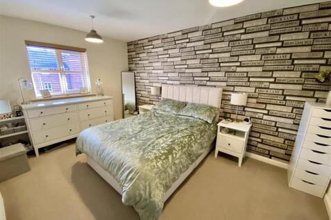 Bramleys Estate Agents - Marmaville Court - Mirfie