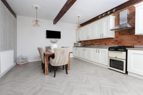 Bramleys Estate Agents - Upper Lane - Gomersal (13