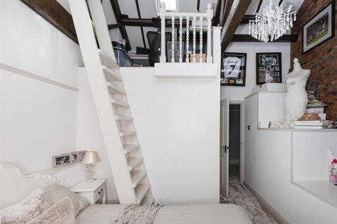 Bramleys Estate Agents - Upper Lane - Gomersal (35