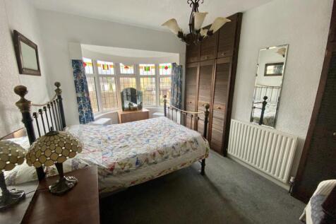 Bramleys Estate Agents - Glebe Gate - Mirfield (10