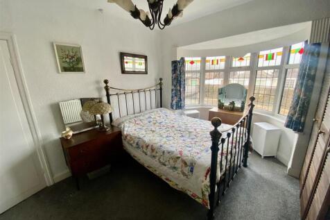 Bramleys Estate Agents - Glebe Gate - Mirfield (11