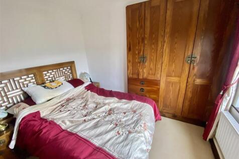 Bramleys Estate Agents - Back Lane, Mirfield (9).j