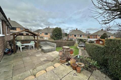 Bramleys Estate Agents - Cornmill Crescent (22).jp