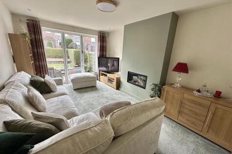 Bramleys Estate Agents - Cornmill Crescent (17).jp