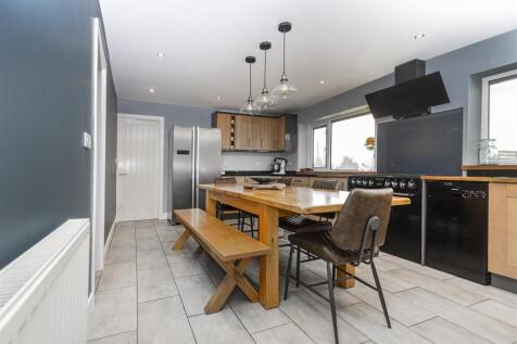 Bramleys Estate Agents - Walkley Terrace - Heckmon