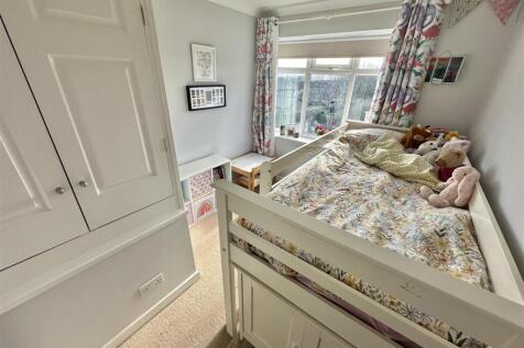 Bramleys Estate Agents - Lee Green - Mirfield (23)