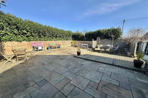 Bramleys Estate Agents - Lee Green - Mirfield (31)