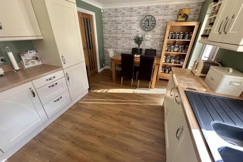 Bramleys Estate Agents - Kings Lea - Liversedge (2