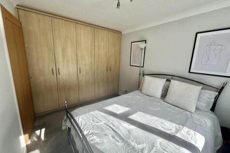 Bramleys Estate Agents - Kings Lea - Liversedge (7