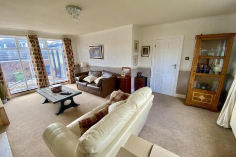 Bramleys Estate Agents - 67 West Royd Avenue - Mir