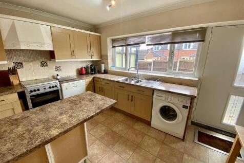 Bramleys Estate Agents - 67 West Royd Avenue - Mir