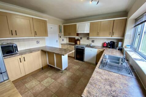 Bramleys Estate Agents - 67 West Royd Avenue - Mir