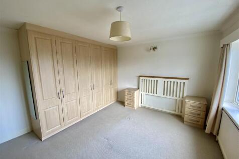 Bramleys Estate Agents - 67 West Royd Avenue - Mir