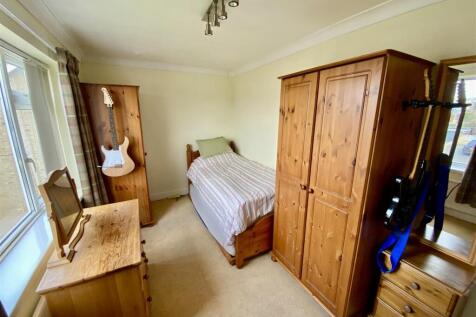 Bramleys Estate Agents - 67 West Royd Avenue - Mir