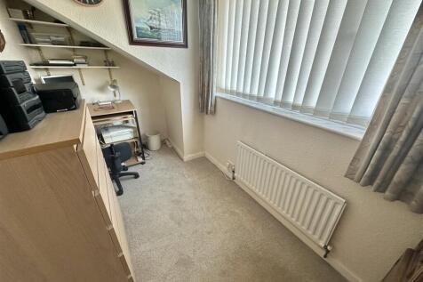 Bramleys Estate Agents - Milton Drive - Liversedge