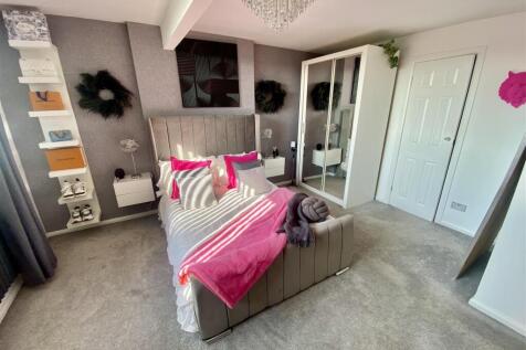 Bramleys Estate Agents - Fairfield Drive - Mirfiel
