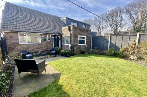 Bramleys Estate Agents - Fairfield Drive - Mirfiel