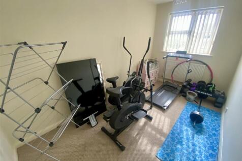 Bramleys Estate Agents - Fernhurst Close - Mirfiel