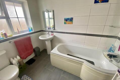 Bramleys Estate Agents - Fernhurst Close - Mirfiel