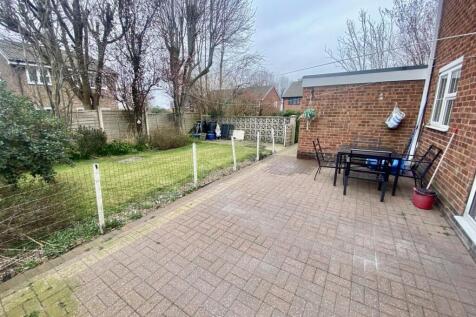 Bramleys Estate Agents - Fernhurst Close - Mirfiel