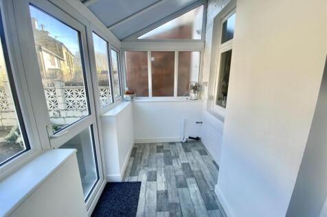 Bramleys Estate Agents - Lee Green - Mirfield (14)