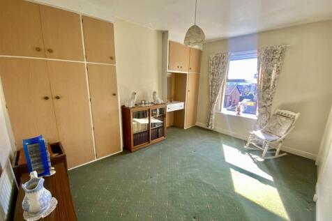 Bramleys Estate Agents - Lee Green - Mirfield (28)