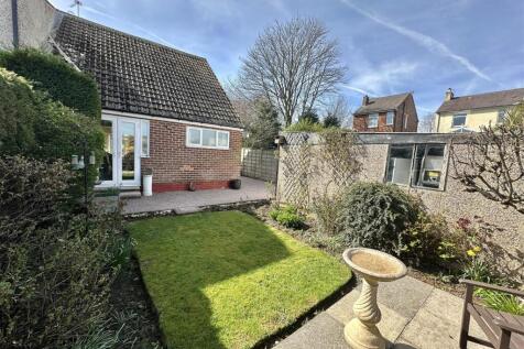Bramleys Estate Agents - Balmfield Crescent (24).j