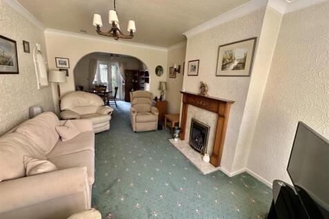 Bramleys Estate Agents - Balmfield Crescent (8).jp