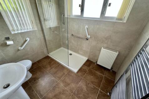 Bramleys Estate Agents - Balmfield Crescent (9).jp