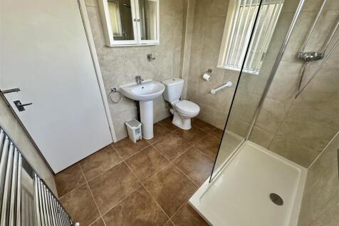 Bramleys Estate Agents - Balmfield Crescent (10).j