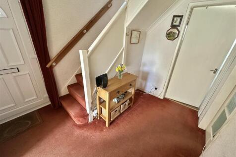 Bramleys Estate Agents - Balmfield Crescent (18).j