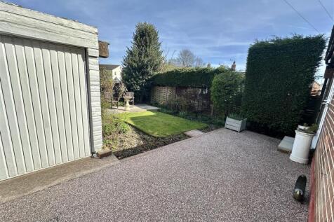 Bramleys Estate Agents - Balmfield Crescent (20).j