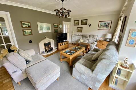 living room2.jpeg
