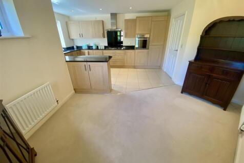 Bramleys Estate Agents - Marmaville Court - Mirfie
