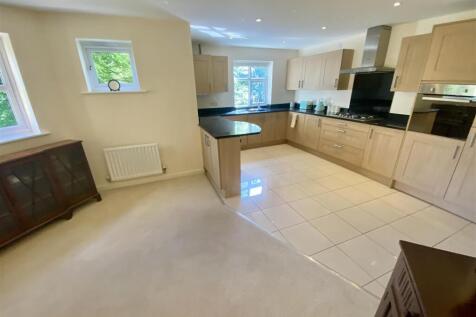 Bramleys Estate Agents - Marmaville Court - Mirfie