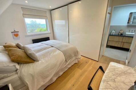priory way 78 bed 1.jpg