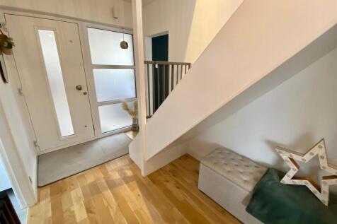 priory way 78 hall.jpg