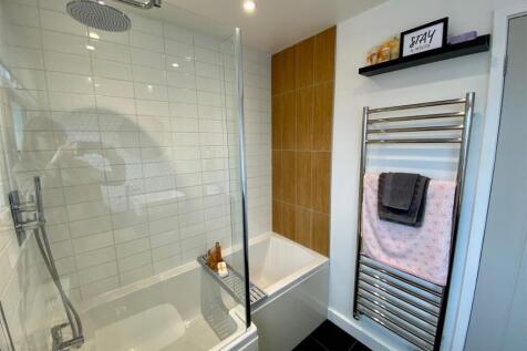 priory way 78 ensuite bed 2 3.jpg