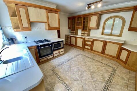 Bramleys Estate Agents - Hopton Lane - Mirfield (1