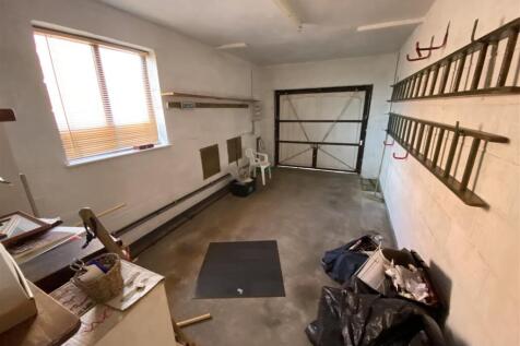Bramleys Estate Agents - Hopton Lane - Mirfield (2
