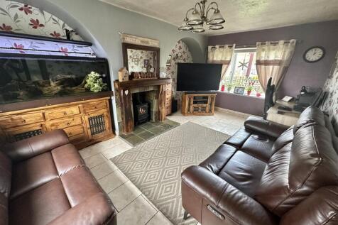 Bramleys Estate Agents - Curwen Cresent - Heckmond