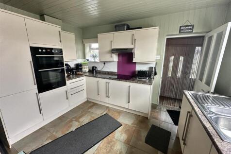 Bramleys Estate Agents - Curwen Cresent - Heckmond