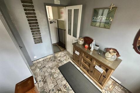 Bramleys Estate Agents - Curwen Cresent - Heckmond