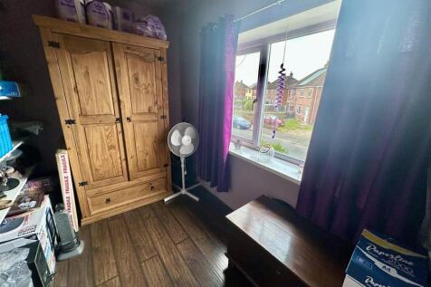 Bramleys Estate Agents - Curwen Cresent - Heckmond