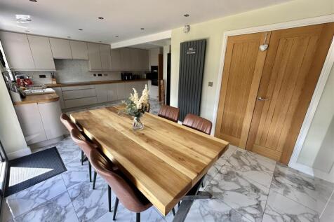 Bramleys Estate Agents - Little Green Lane - Heckm