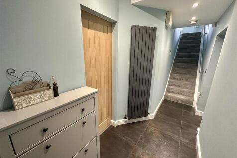 Bramleys Estate Agents - Little Green Lane - Heckm